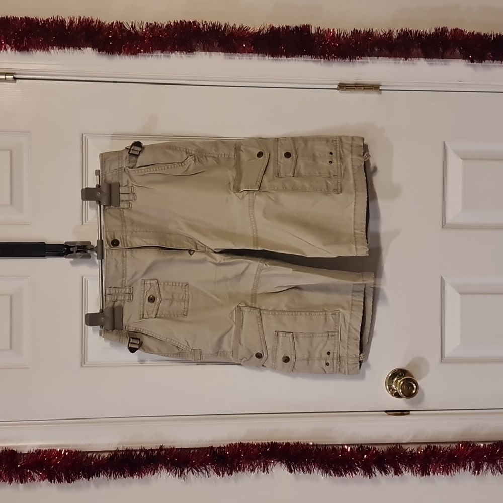 Old Navy tan cargo shorts 31 waist